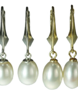 Kolczyki srebrne rodowane/pozłacane z perłą słodkowodną.